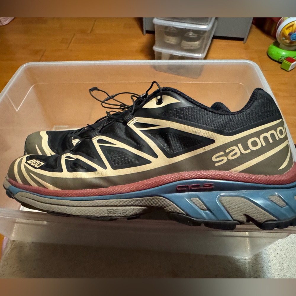 Salomon Black and Gold Men's Trail Running Shoes